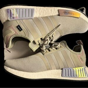 Adidas NMD R1 in gray with Iridescent Details
